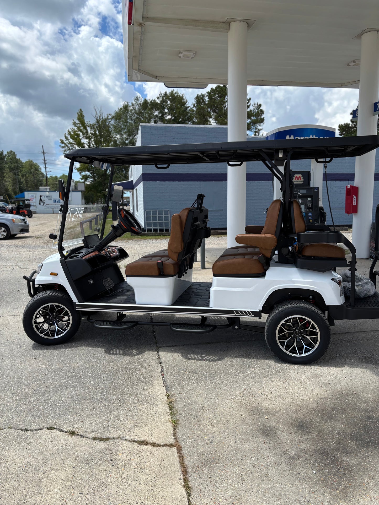 2026 Dach Apollo 4+2 White, Solar Panels