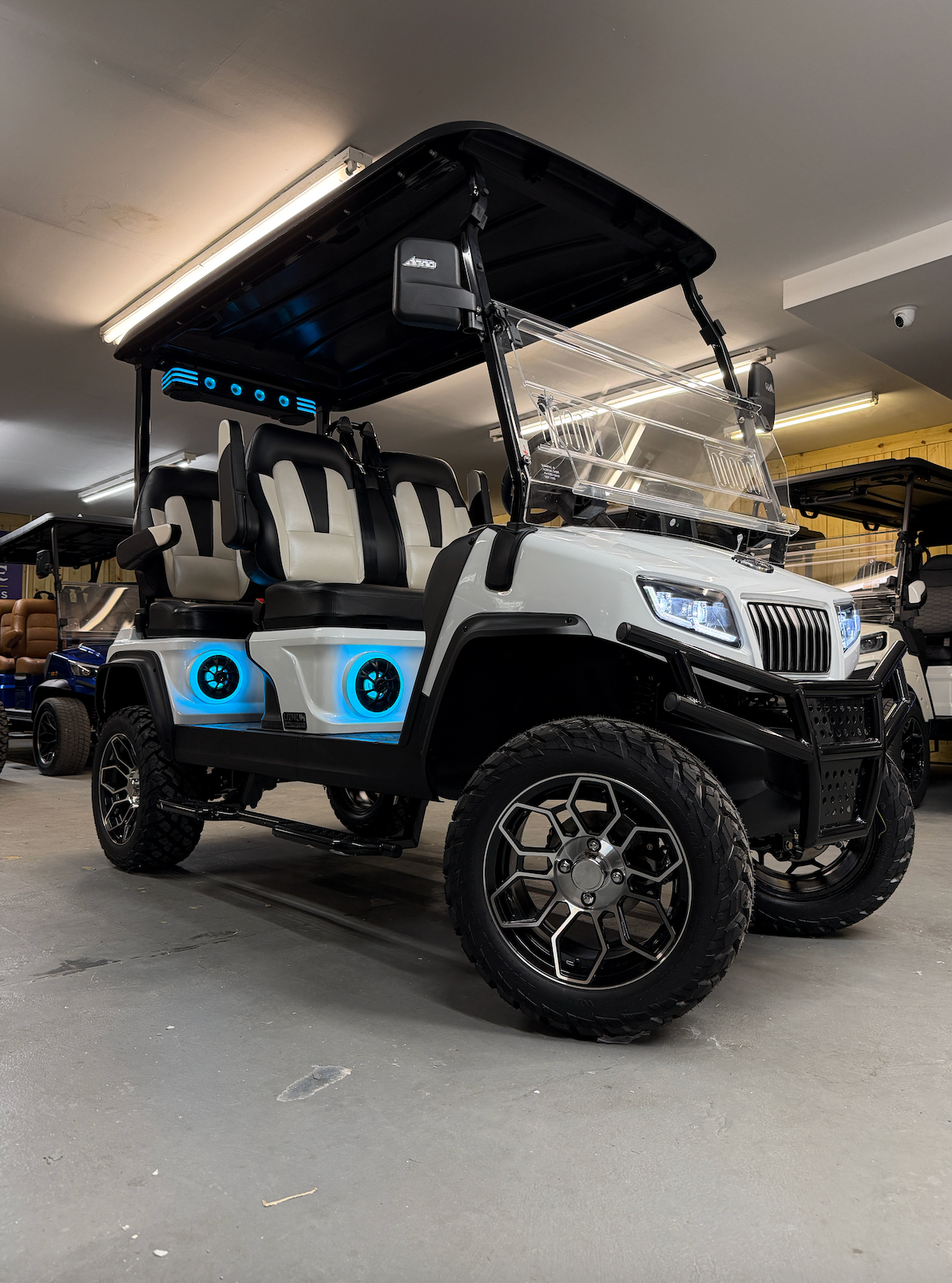 2027 Evolution D5 Maverick 4 Plus White