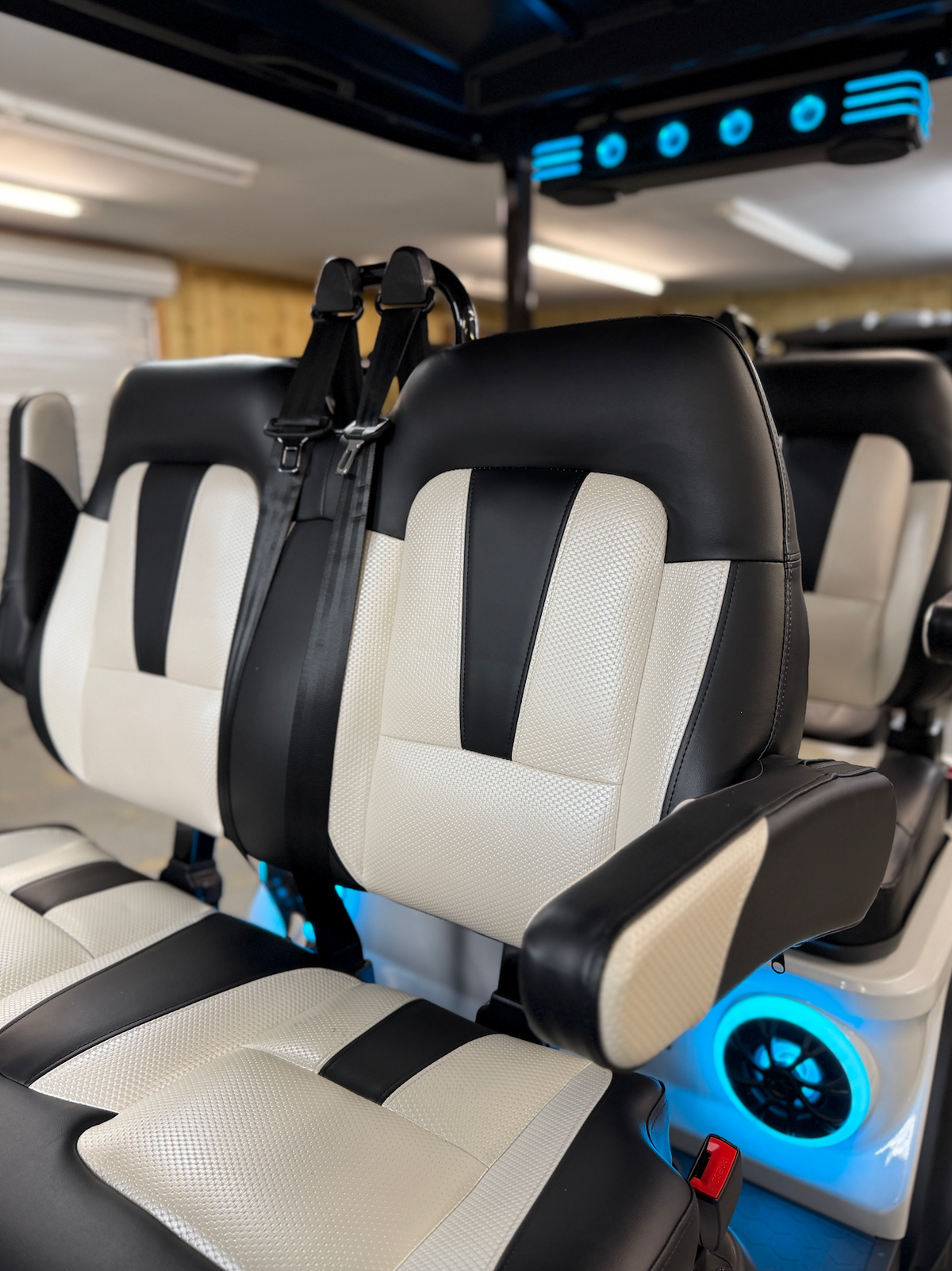 2027 Evolution D5 Maverick 4 Plus White